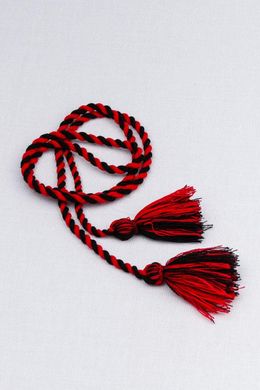 Двухцветный шнурок с кисточками (красно-черный)