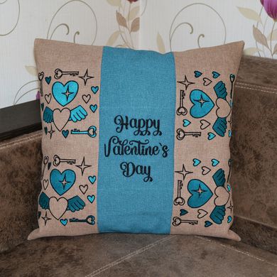 Подушка с вышивкой "Happy Valentines Day" (бежевый+голубой)
