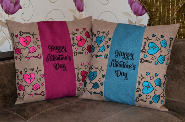 Подушка з вишивкою "Happy Valentines Day" (бежевий+голубой)